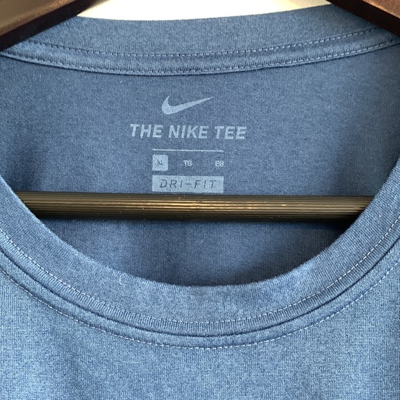 Nike Dri-Fit t-shirt - Picture 2 of 4
